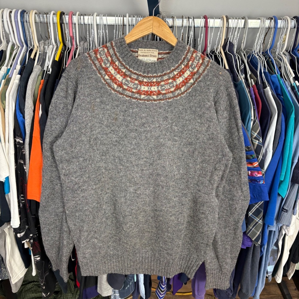 Vintage Abraham & Straus Mens Wool Fair Isle Sweater Grey Crewneck Large HK Made